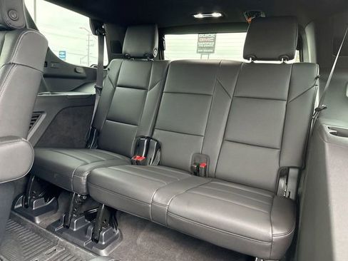 Used 2025 Cadillac Escalade Luxury image 24