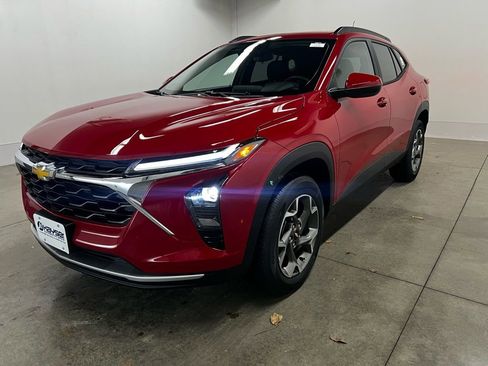 New 2026 Chevrolet Trax LT w/ Driver Confidence Package image 9