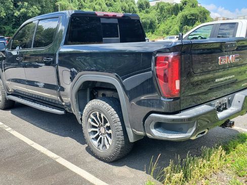 Used 2023 GMC Sierra 1500 AT4 w/ AT4 Premium Package AWD/4WD image 8