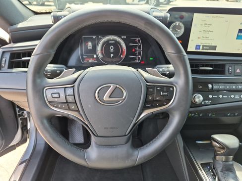 Used 2023 Lexus ES 250 w/ Premium Package AWD/4WD image 17