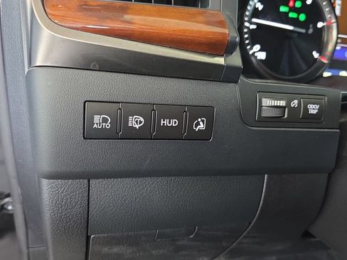 Used 2018 Lexus LX 570 4WD w/ Luxury Package image 29