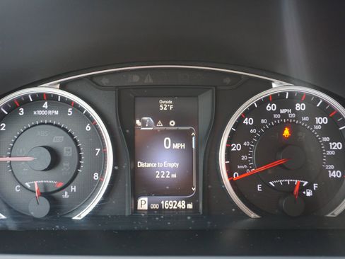 Used 2016 Toyota Camry SE image 19