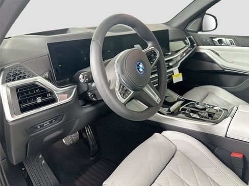 New 2026 BMW X5 xDrive50e w/ Executive Package AWD/4WD image 10