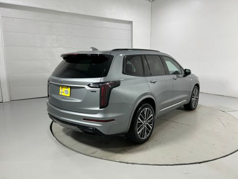 Used 2024 Cadillac XT6 Sport w/ Technology Package AWD/4WD image 39