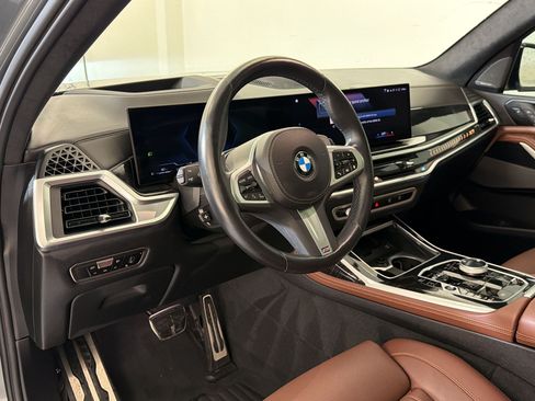 Used 2023 BMW X7 xDrive40i w/ Executive Package AWD/4WD image 4