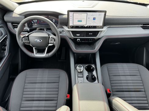 New 2026 Ford Explorer ST-Line w/ ST-Line Street Pack image 13