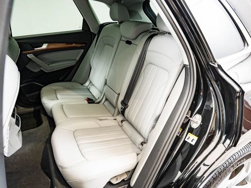 Used 2023 Audi Q5 2.0T Premium Plus w/ Premium Plus Package AWD/4WD image 47