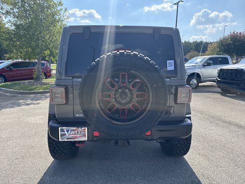 Used 2020 Jeep Wrangler Unlimited Rubicon AWD/4WD image 6