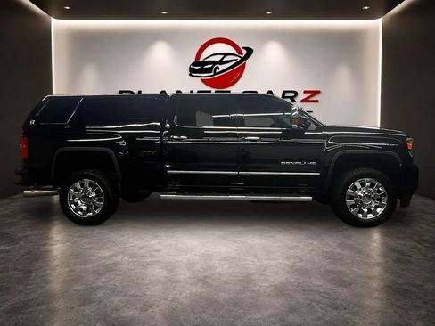 Used 2016 GMC Sierra 2500 Denali w/ Duramax Plus Package AWD/4WD image 4