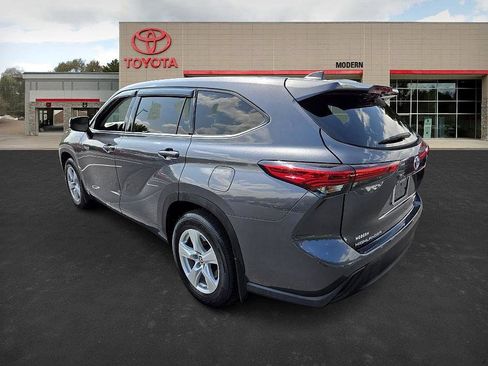 Used 2020 Toyota Highlander LE image 7