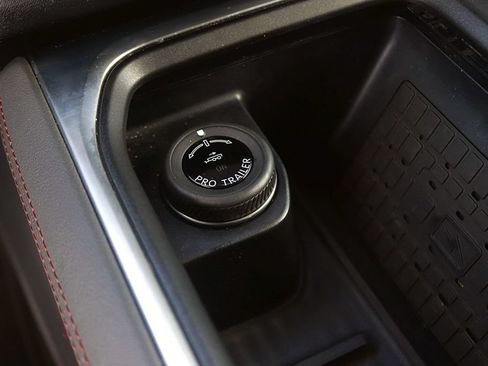 Used 2025 Ford Expedition Active RWD image 26