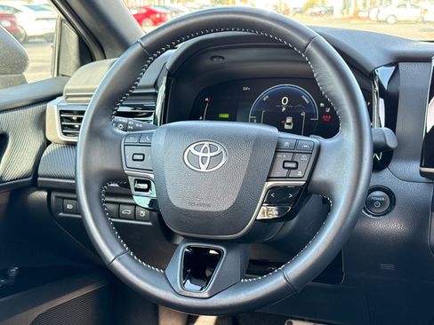 Certified 2025 Toyota Camry SE FWD image 21