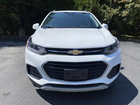 Used 2020 Chevrolet Trax LT w/ Driver Confidence Package AWD/4WD image 3