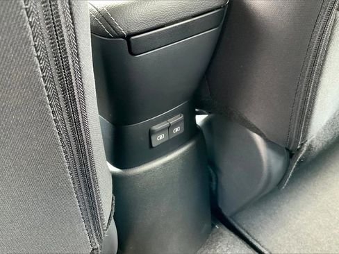 New 2025 Nissan Kicks Play S image 18