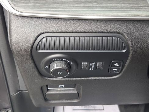 Used 2023 Jeep Wagoneer Series III w/ Preferred Equipment Group AWD/4WD image 26