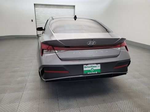 Used 2024 Hyundai Elantra SEL FWD image 6
