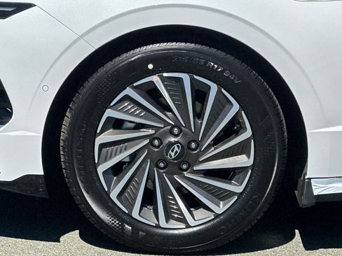 New 2025 Hyundai Sonata Limited image 25