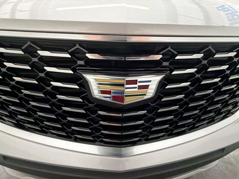 Used 2019 Cadillac XT4 Premium Luxury w/ Cold Weather Package FWD image 30