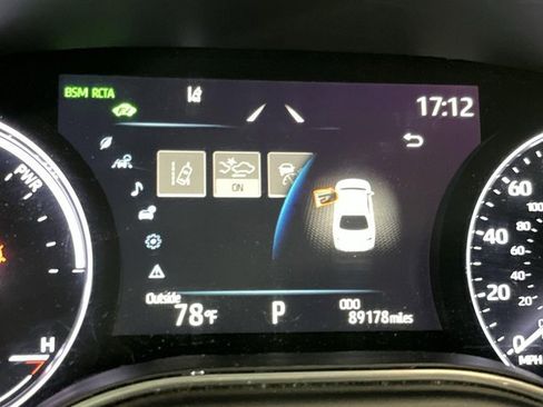 Used 2022 Toyota Avalon XLE w/ Moonroof Package image 15