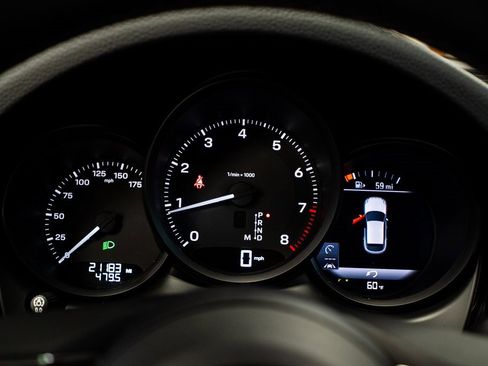 Used 2024 Porsche Macan image 30