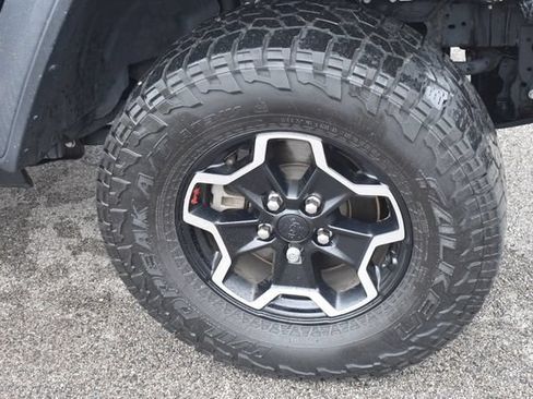 Used 2021 Jeep Gladiator Rubicon w/ Cold Weather Group AWD/4WD image 11