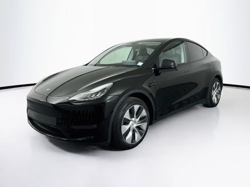 Used 2022 Tesla Model Y Long Range AWD/4WD image 3