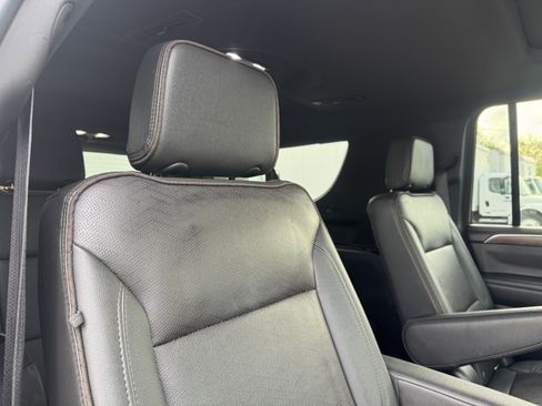 Used 2022 Chevrolet Suburban High Country AWD/4WD image 19