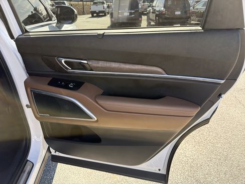 Used 2022 Kia Telluride SX w/ SX Prestige Package image 17