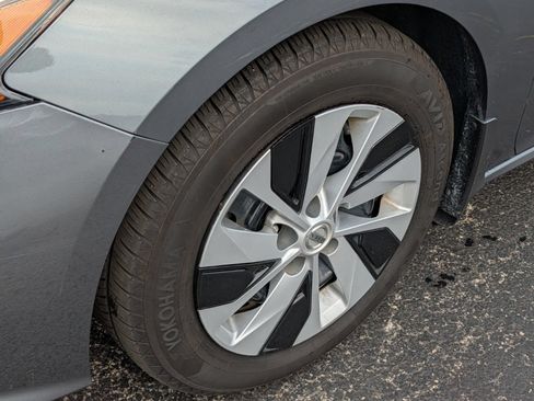 Used 2020 Nissan Altima 2.5 S FWD image 14