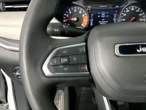 Used 2025 Jeep Compass Limited AWD/4WD image 18