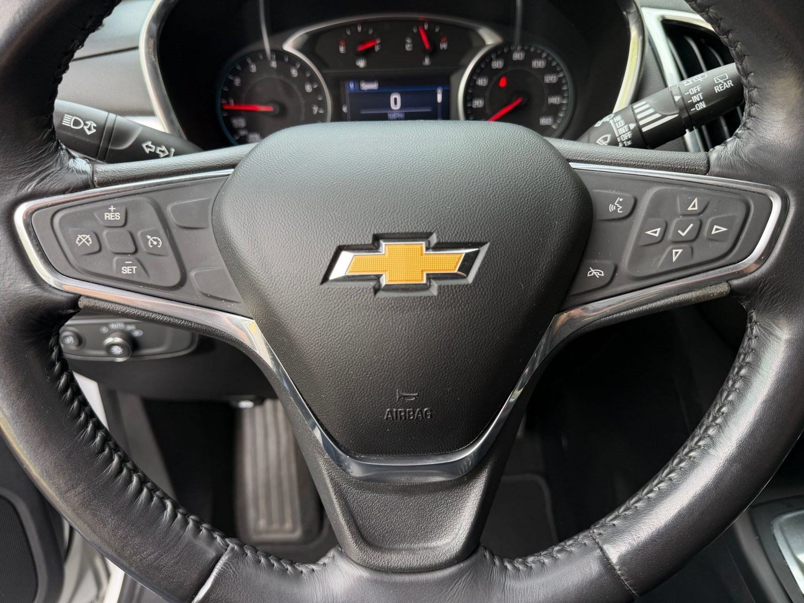 Used 2019 Chevrolet Equinox LT FWD image 11
