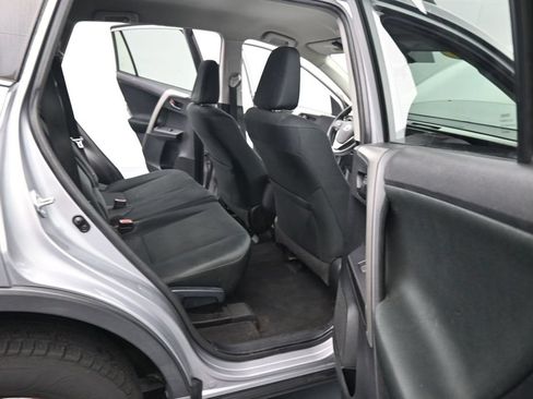 Used 2016 Toyota RAV4 LE AWD/4WD image 24