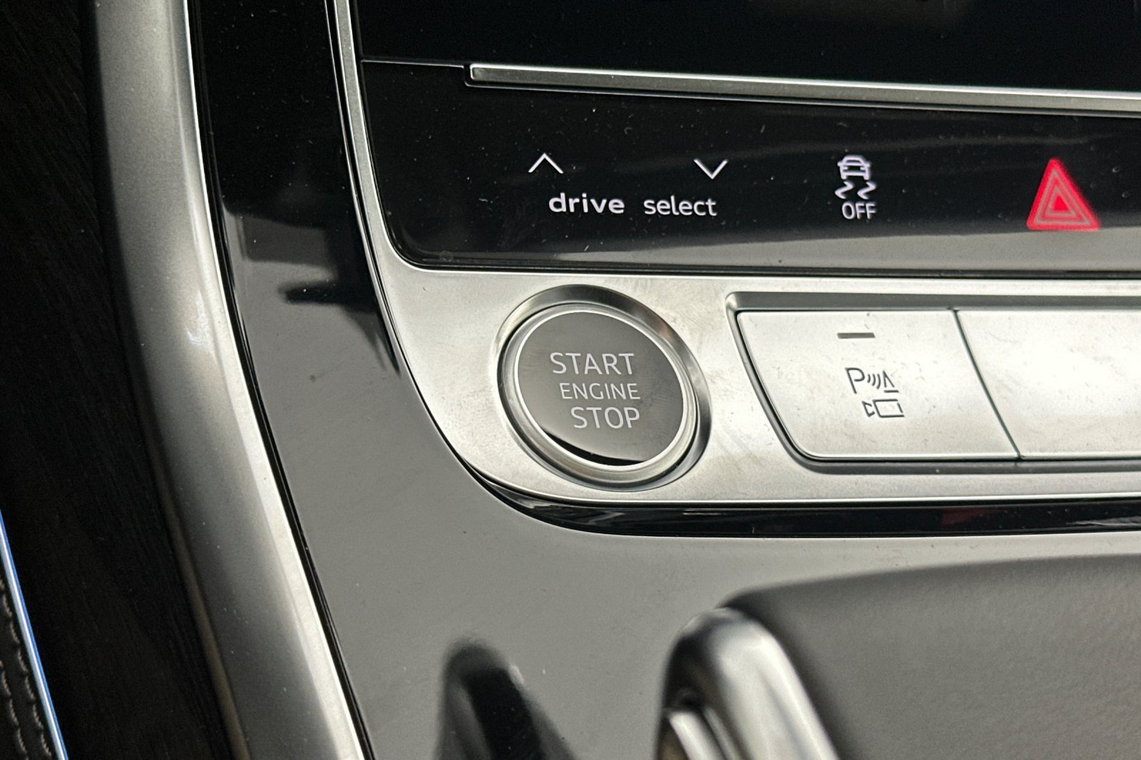 New 2026 Audi Q7 3.0T Premium Plus AWD/4WD image 23