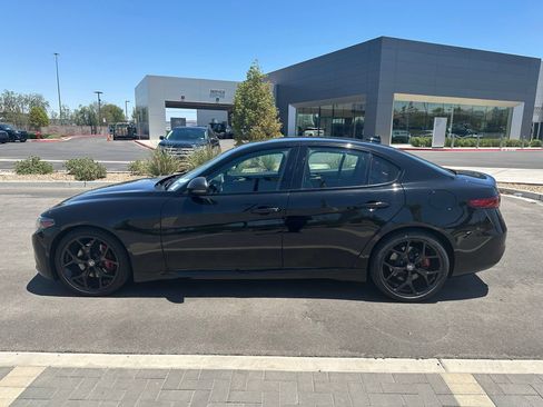 Used 2019 Alfa Romeo Giulia w/ Nero Edizione RWD image 13