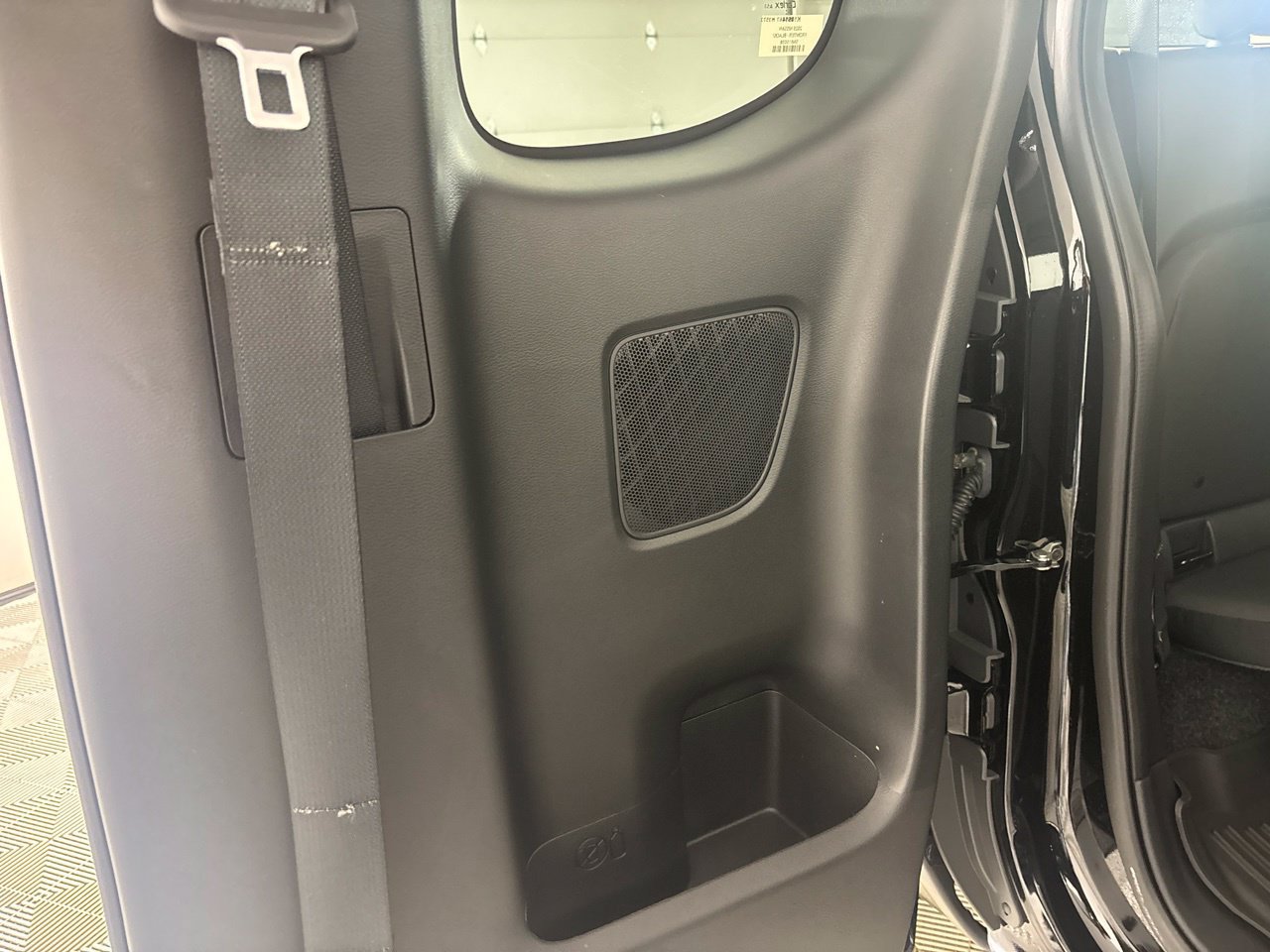 Used 2025 Nissan Frontier SV AWD/4WD image 29
