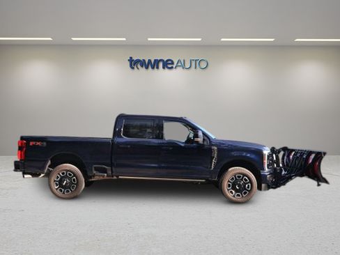 Used 2025 Ford F350 Platinum w/ FX4 Off-Road Package AWD/4WD image 9