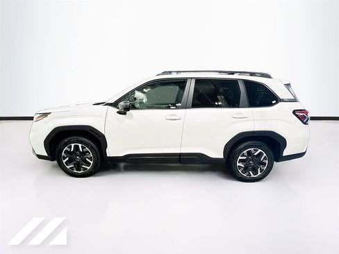 Used 2025 Subaru Forester Premium AWD/4WD image 8