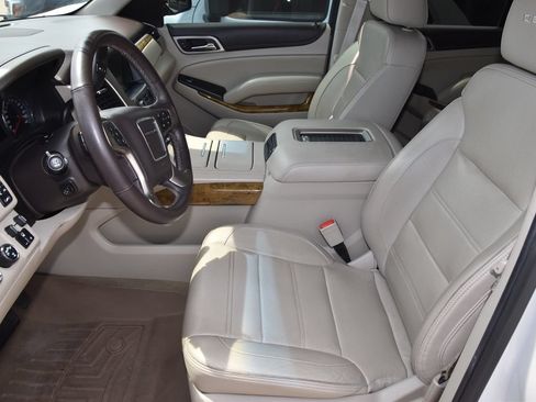 Used 2017 GMC Yukon Denali w/ Open Road Package AWD/4WD image 10