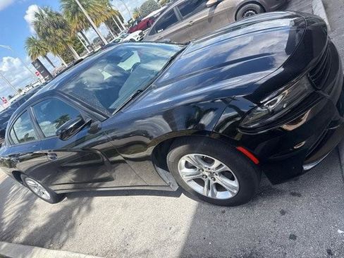 Used 2023 Dodge Charger SXT image 4