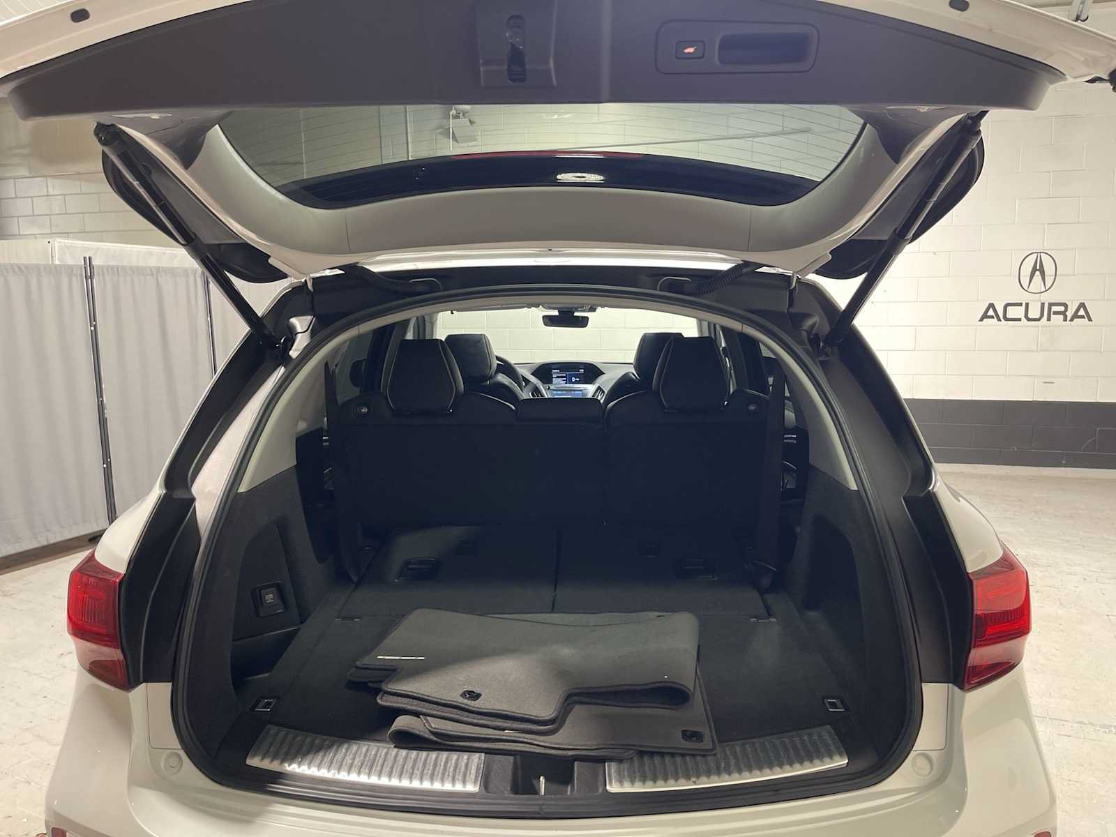Used 2020 Acura MDX w/ Advance & Entertainment Pkg AWD/4WD image 19