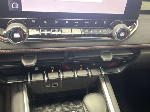 Certified 2023 Chevrolet Colorado Z71 w/ Z71 Convenience Package 2 image 23