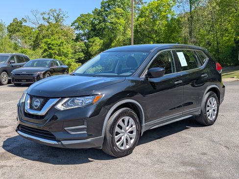 Used 2017 Nissan Rogue S image 5