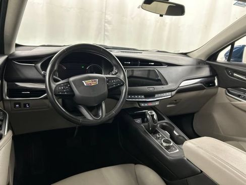 Used 2019 Cadillac XT4 Luxury w/ Cold Weather Package AWD/4WD image 20