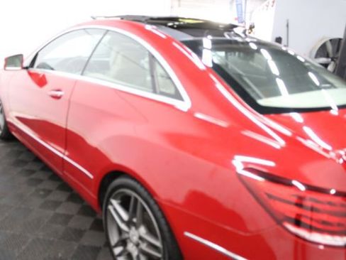 Used 2014 Mercedes-Benz E 350 4MATIC image 9