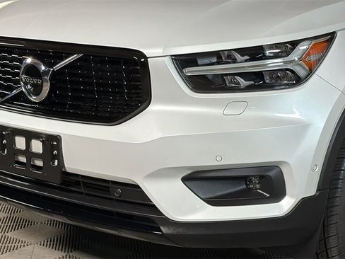Used 2021 Volvo XC40 T5 R-Design w/ Advanced Package image 3