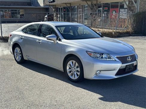 Used 2013 Lexus ES 300h image 3