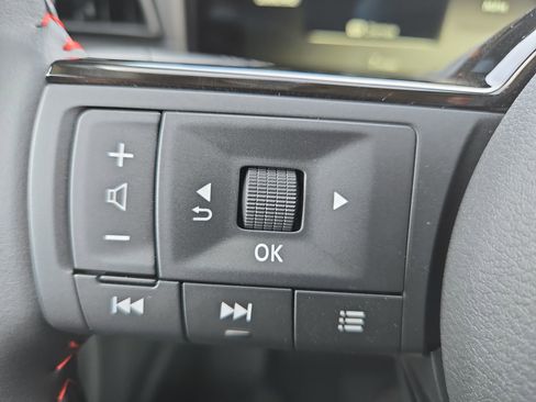 New 2026 Nissan Kicks SR image 9