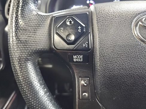 Used 2020 Toyota 4Runner TRD Off-Road Premium w/ Moonroof Package AWD/4WD image 18