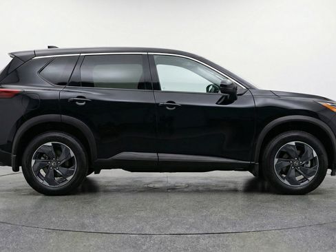 Used 2025 Nissan Rogue SV image 11