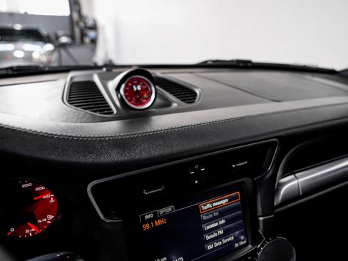 Used 2014 Porsche 911 Carrera 4S image 13